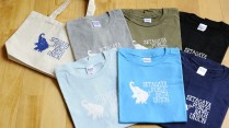 今年はTシャツかトートバッグが選べます！